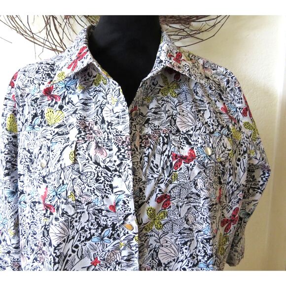 Christopher & Banks Tops - Christopher & Banks Floral and Butterfly Button Down Large NWOT